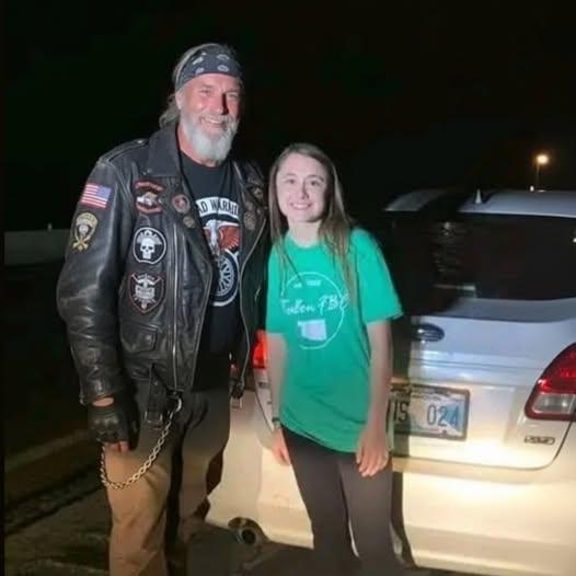 Biker Stops to Help Girl With Flat Tire — What He Found in the Trunk Terrified Him